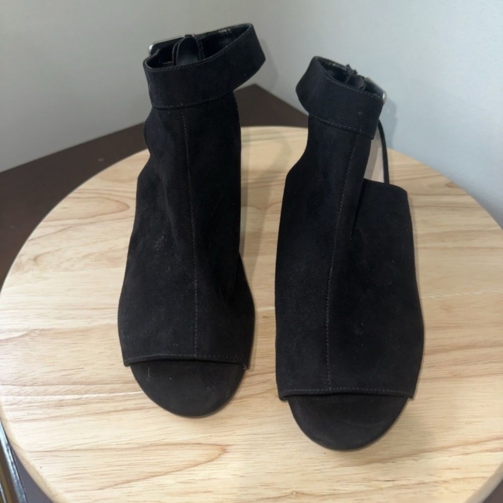 Nine West Jomei Cut Out Open Toe Black Suede Heels Sandals Ankle Strap Size 8.5
